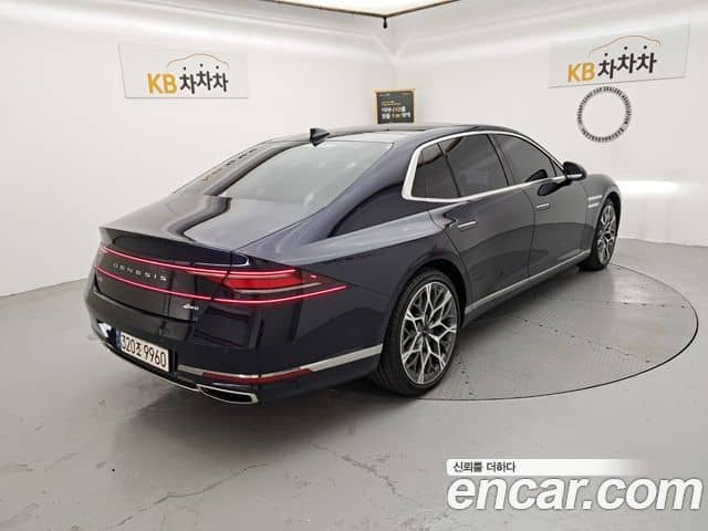 Genesis G90