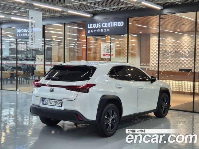 Lexus UX300h