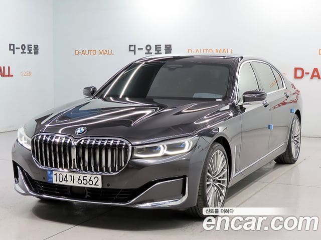 BMW 7 Series — фото 1
