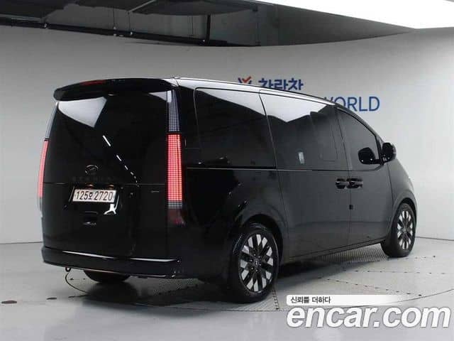 Hyundai Staria