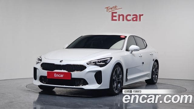 Kia Stinger — фото 1