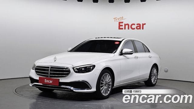 Mercedes-Benz E-Class — фото 1
