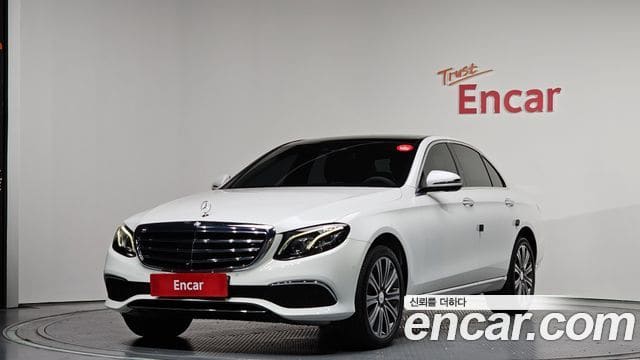 Mercedes-Benz E-Class — фото 1