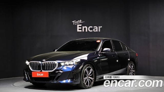 BMW 5 Series — фото 1