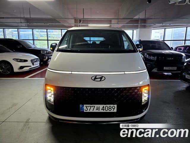 Hyundai Staria