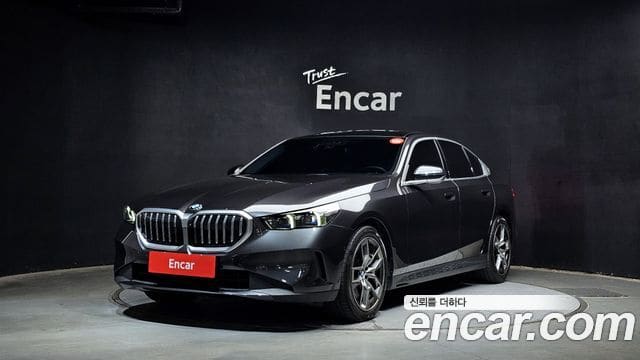 BMW 5 Series — фото 1