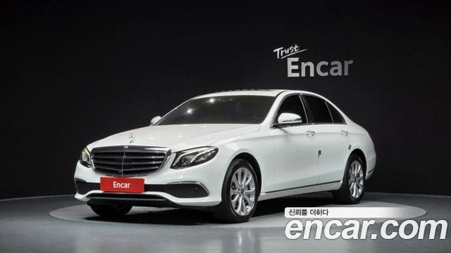 Mercedes-Benz E-Class — фото 1