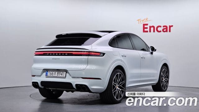 Porsche Cayenne — фото 1