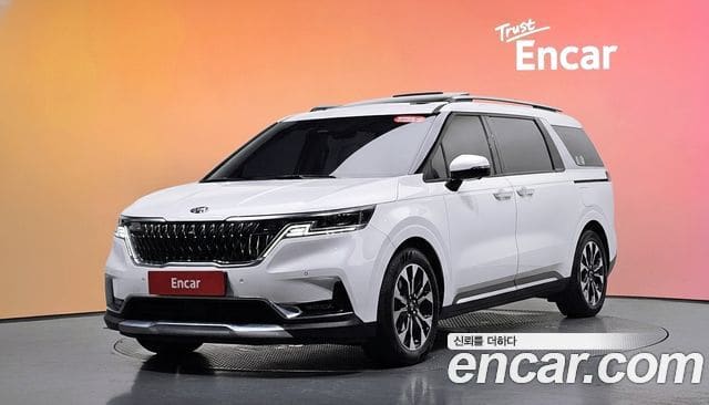 Kia Carnival — фото 1