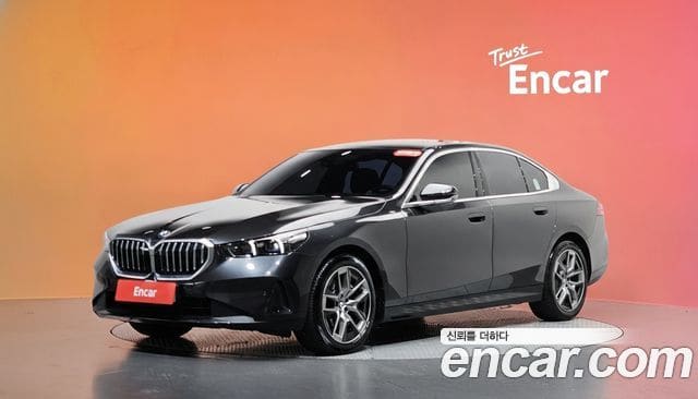 BMW 5 Series — фото 1