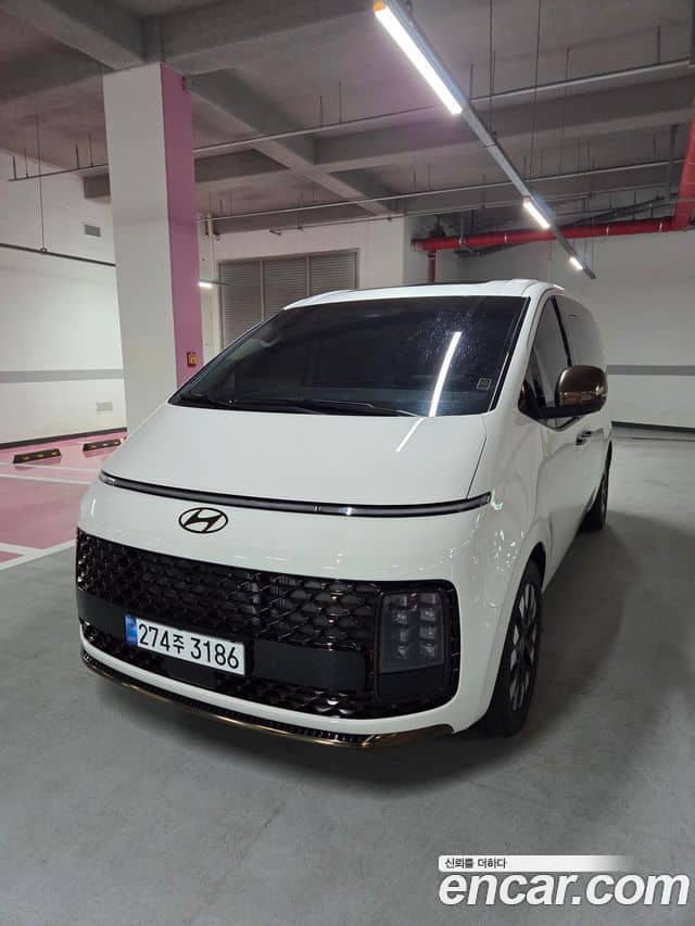 Hyundai Staria