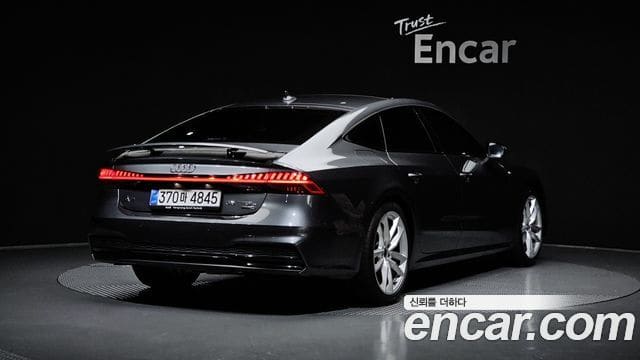 Audi A7 — фото 1
