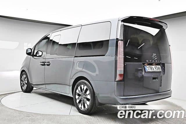 Hyundai Staria