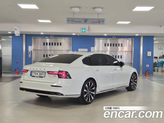 Volvo S90