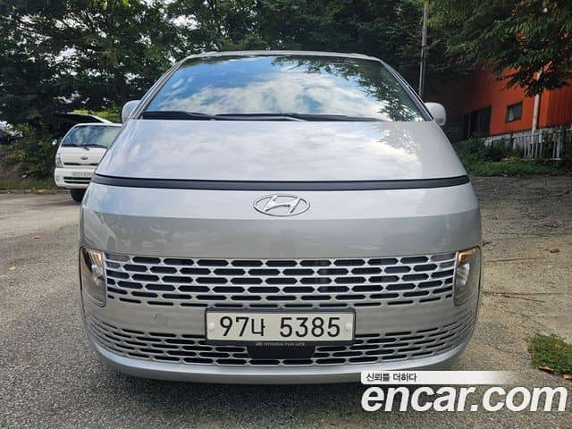 Hyundai Staria