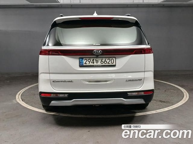 Kia Carnival — фото 1