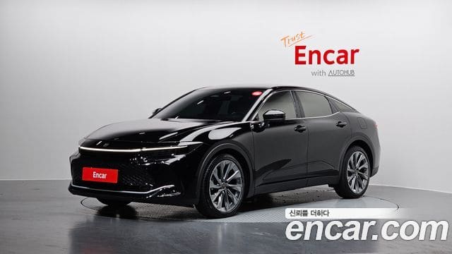 Toyota Crown Crossover — фото 1