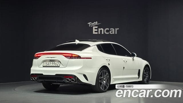 Kia Stinger — фото 1