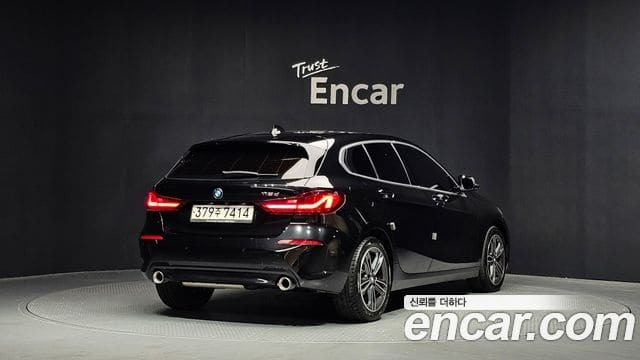BMW 1 Series — фото 1