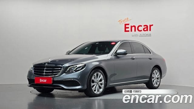 Mercedes-Benz E-Class — фото 1