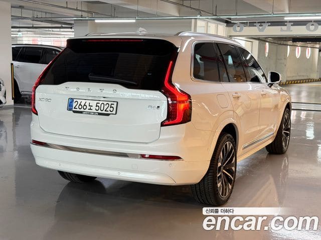 Volvo XC90 — фото 1
