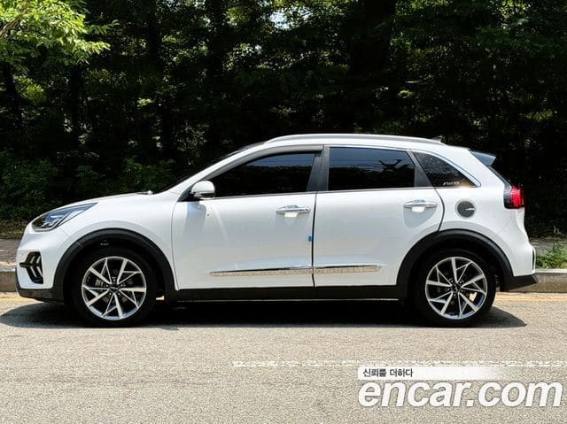 Kia Niro — фото 1