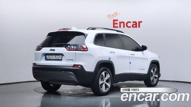 Jeep Cherokee — фото 1