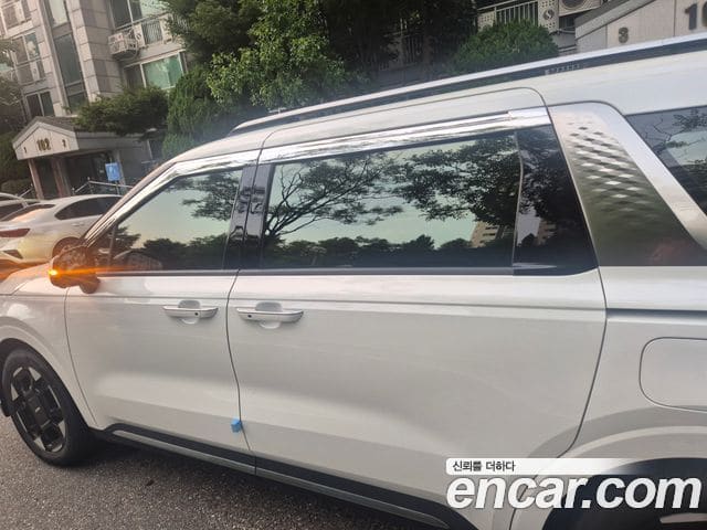 Kia Carnival — фото 1