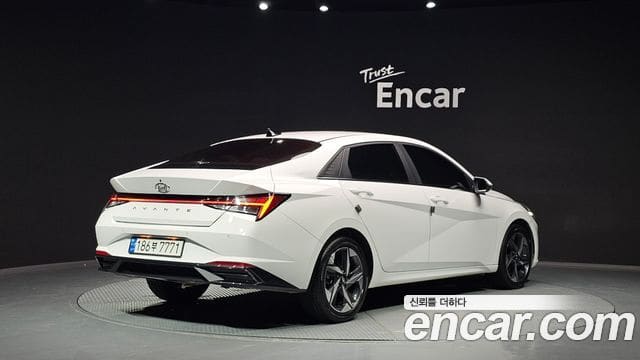 Hyundai Avante — фото 1