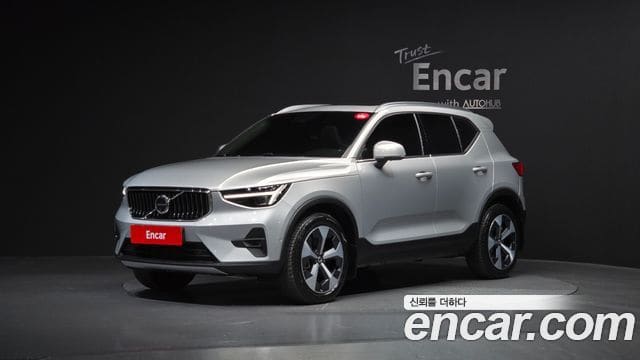 Volvo XC40 — фото 1