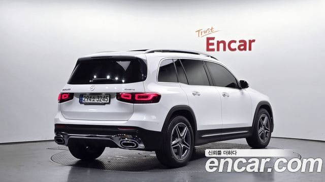 Mercedes-Benz GLB-Class — фото 1