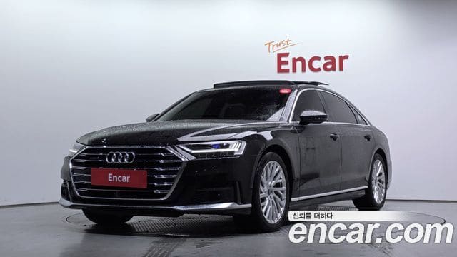 Audi A8 — фото 1