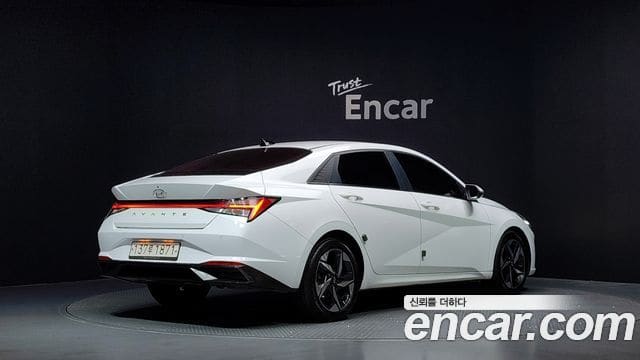 Hyundai Avante — фото 1
