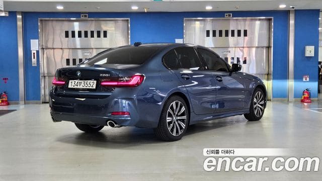 BMW 3 Series — фото 1