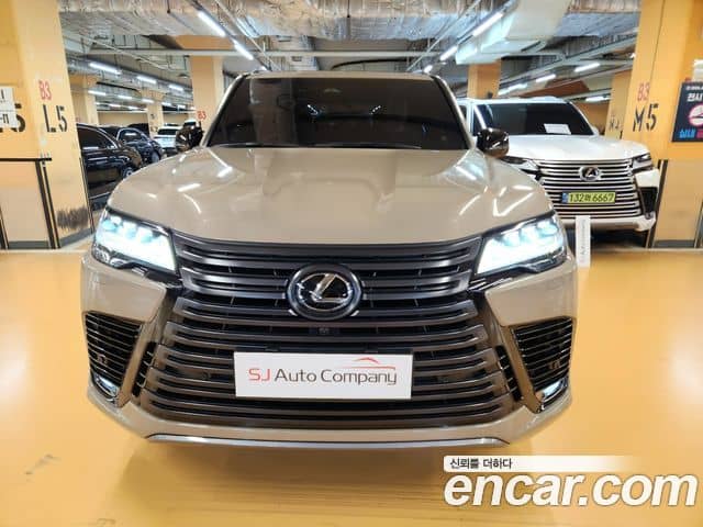 Lexus LX
