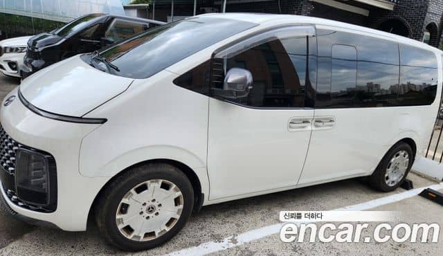 Hyundai Staria
