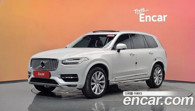 Volvo XC90 — фото 1