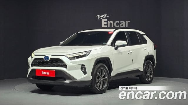 Toyota RAV4 — фото 1