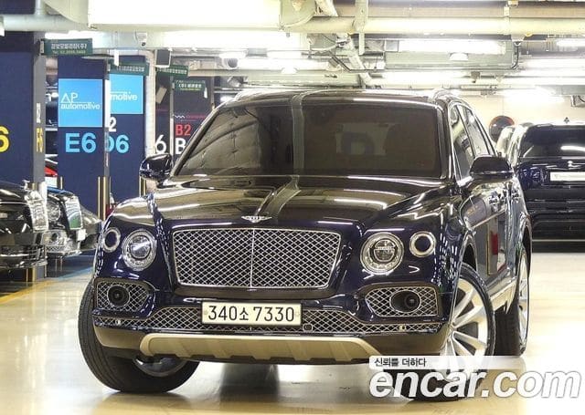 Bentley Bentayga — фото 1