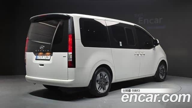 Hyundai Staria
