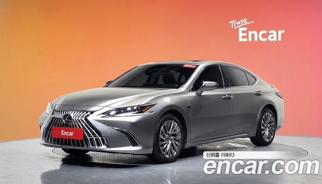Lexus ES300h — фото 1