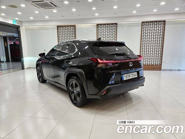 Lexus UX300h
