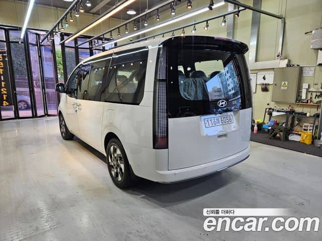 Hyundai Staria
