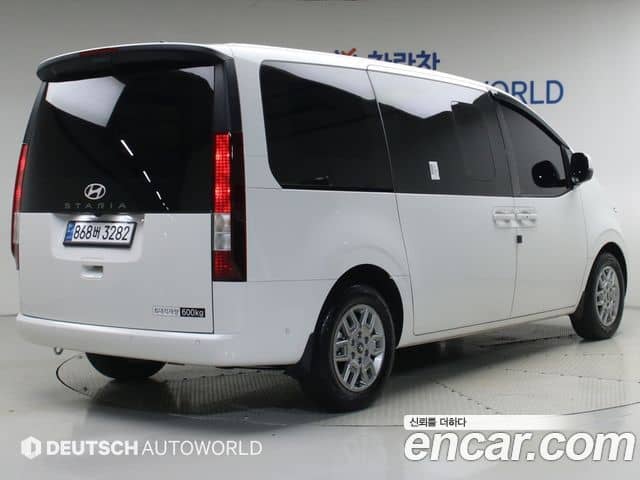 Hyundai Staria