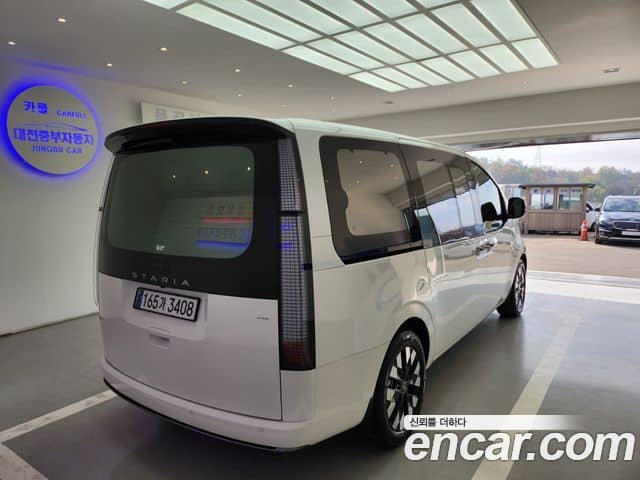 Hyundai Staria
