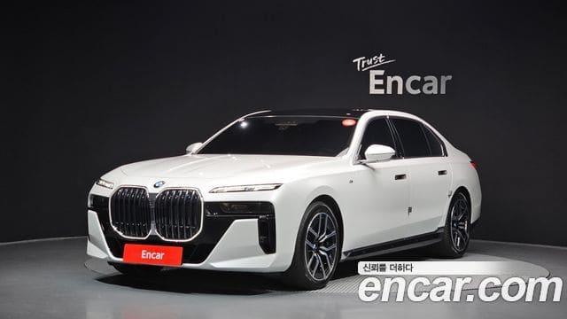 BMW 7 Series — фото 1
