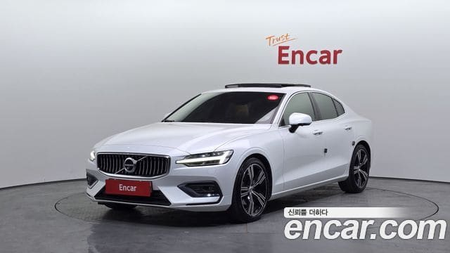 Volvo S60 — фото 1