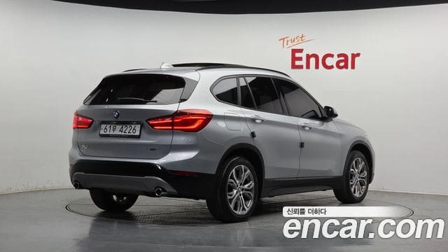 BMW X1 — фото 1