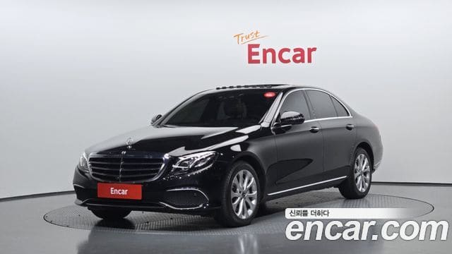 Mercedes-Benz E-Class — фото 1