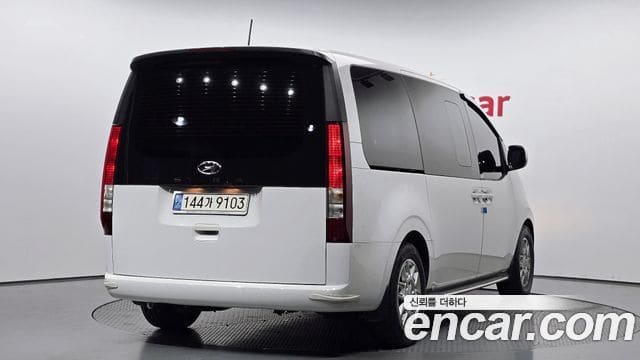 Hyundai Staria — фото 1